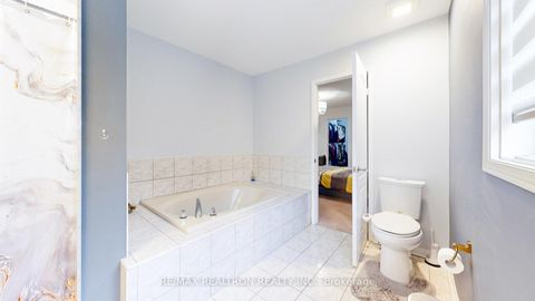 Photo 26 at 160 Carlyle Crescent, Aurora Highlands, Aurora