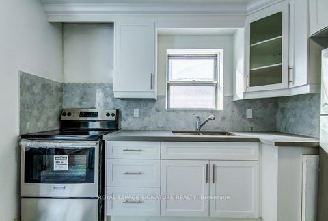 Photo 10 at 88 Westview Boulevard, Parkview, Toronto