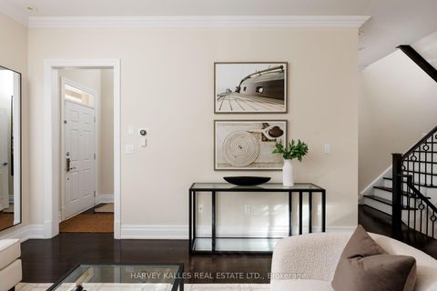 Photo 2 at 304 - 51 York Mills Road, York Mills, Toronto