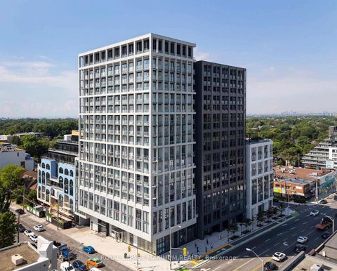 Photo 1 at 201 - 2020 Bathurst Street, Cedarvale, Toronto