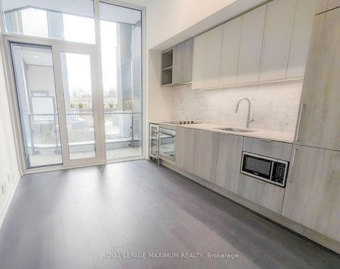 Photo 3 at 201 - 2020 Bathurst Street, Cedarvale, Toronto