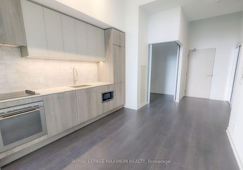 Photo 4 at 201 - 2020 Bathurst Street, Cedarvale, Toronto