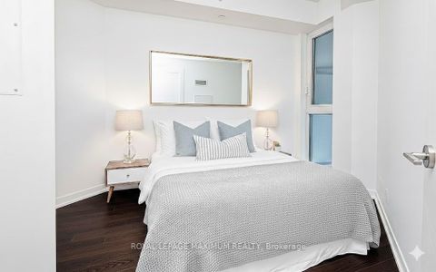 Photo 9 at 201 - 2020 Bathurst Street, Cedarvale, Toronto