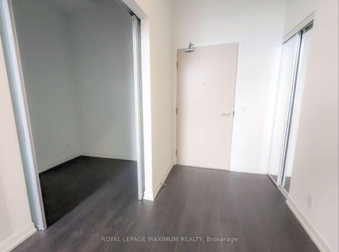 Photo 10 at 201 - 2020 Bathurst Street, Cedarvale, Toronto