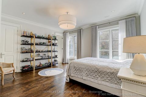 Photo 25 at 42 Foursome Crescent, Windfields, Toronto
