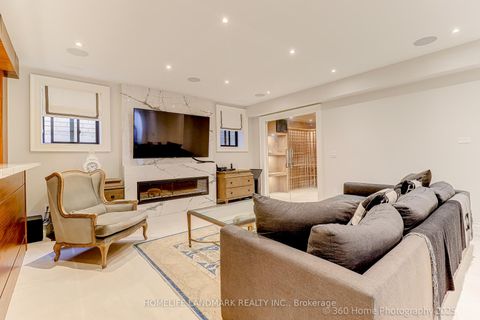 Photo 35 at 42 Foursome Crescent, Windfields, Toronto