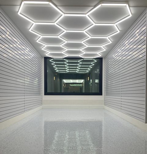 Photo 39 at 42 Foursome Crescent, Windfields, Toronto