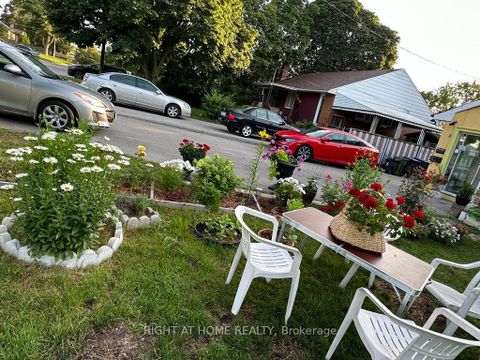 Photo 1 at 91 Westcroft Drive, West Hill, Toronto