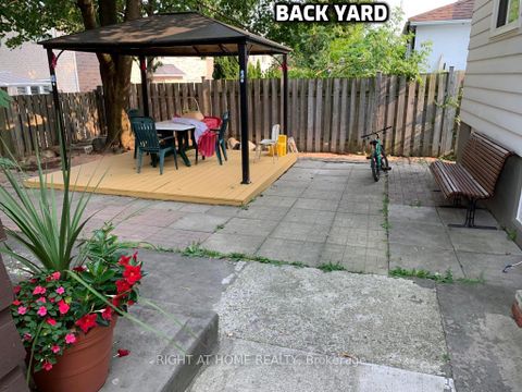 Photo 2 at 91 Westcroft Drive, West Hill, Toronto