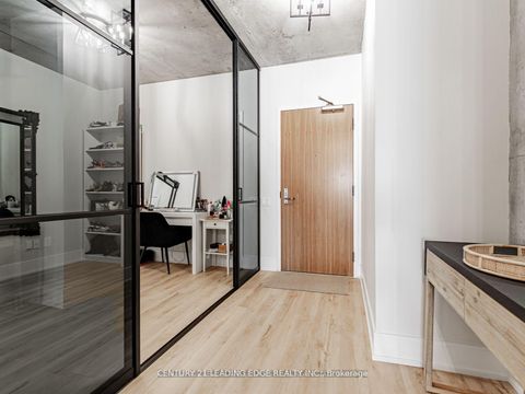 Photo 3 at 515 - 138 Princess Street, Moss Park, Toronto