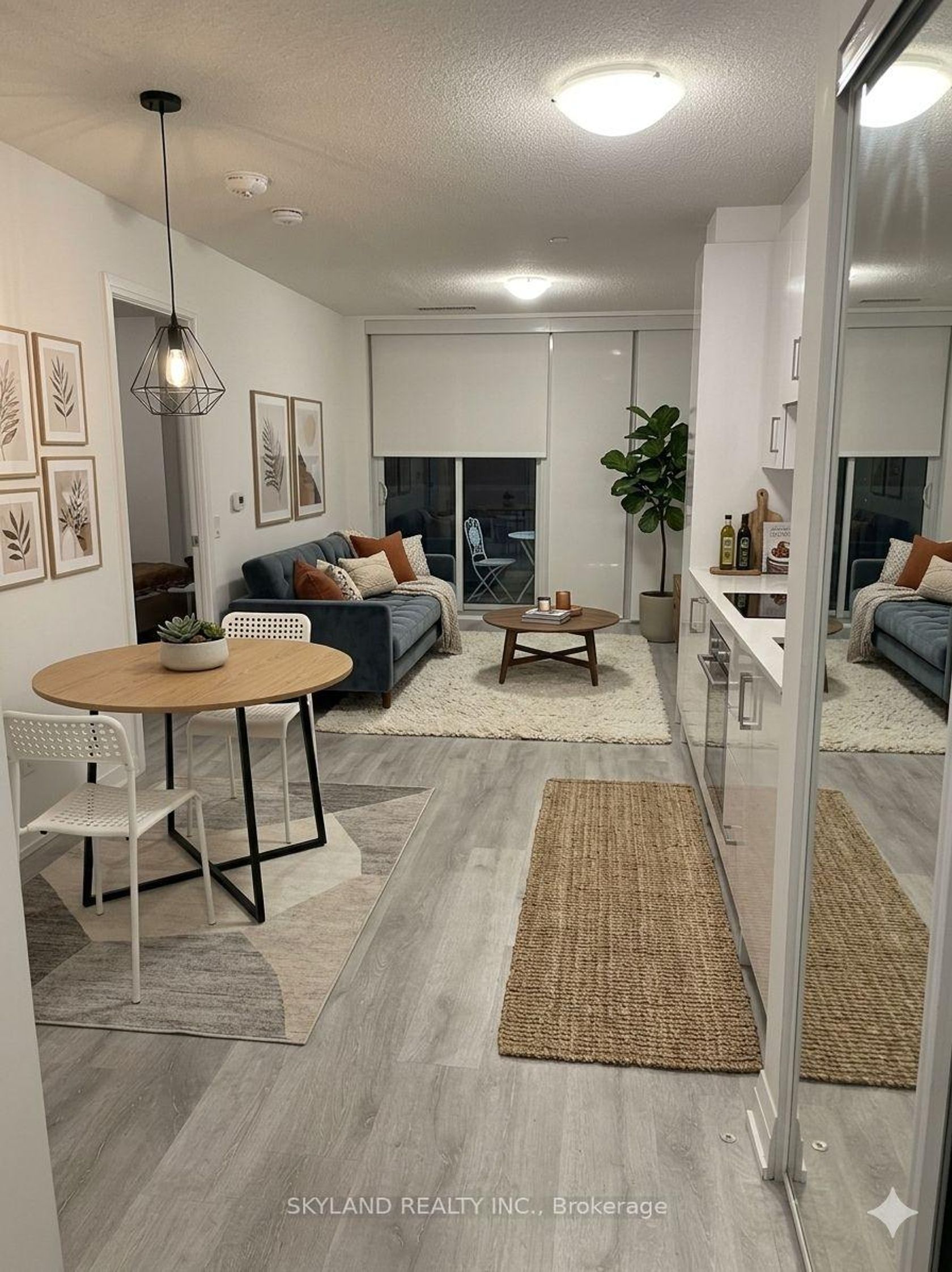 205 - 251 Manitoba Street, Mimico, Toronto by Loree Meneguzzi Real Estate 205 - 251 Manitoba Street, Mimico, Toronto