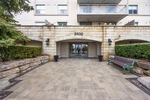 Photo 1 at 408 - 2500 Rutherford Road N, Maple, Vaughan
