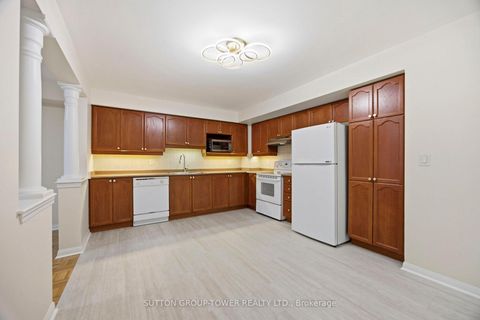 Photo 6 at 408 - 2500 Rutherford Road N, Maple, Vaughan