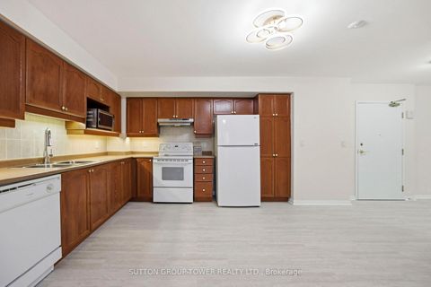 Photo 8 at 408 - 2500 Rutherford Road N, Maple, Vaughan