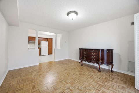 Photo 14 at 408 - 2500 Rutherford Road N, Maple, Vaughan