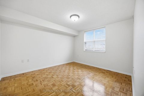 Photo 22 at 408 - 2500 Rutherford Road N, Maple, Vaughan
