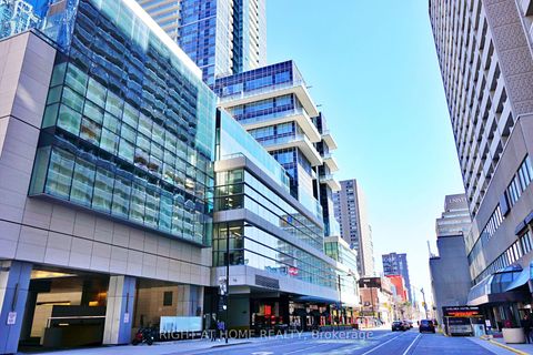 Photo 3 at 4207 - 386 Yonge Street, Bay Street Corridor, Toronto