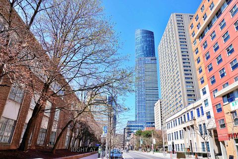 Photo 5 at 4207 - 386 Yonge Street, Bay Street Corridor, Toronto