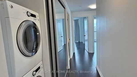 Photo 7 at 4207 - 386 Yonge Street, Bay Street Corridor, Toronto