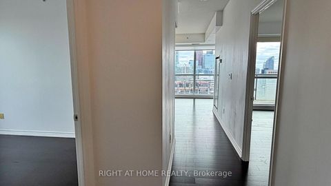 Photo 9 at 4207 - 386 Yonge Street, Bay Street Corridor, Toronto