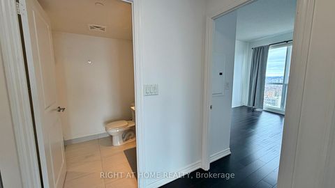 Photo 35 at 4207 - 386 Yonge Street, Bay Street Corridor, Toronto