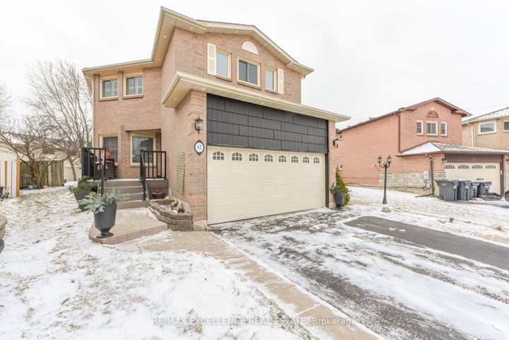 Photo 2 at 62 Atkins Circle, Northwood Park, Brampton