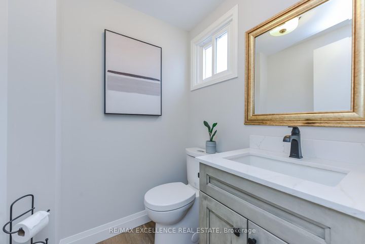 Photo 9 at 62 Atkins Circle, Northwood Park, Brampton