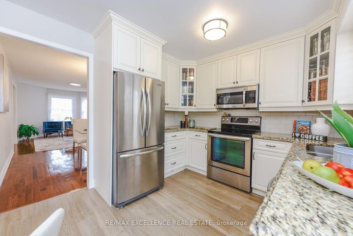 Photo 11 at 62 Atkins Circle, Northwood Park, Brampton