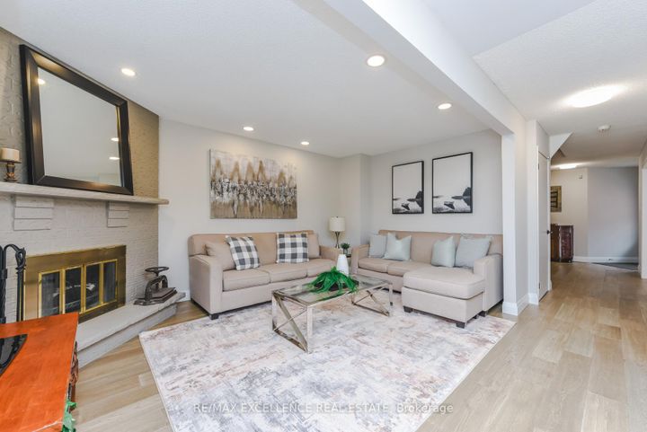 Photo 16 at 62 Atkins Circle, Northwood Park, Brampton