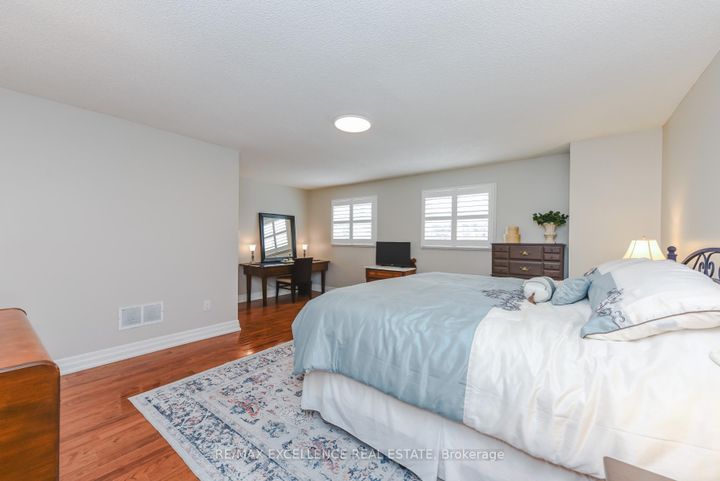 Photo 24 at 62 Atkins Circle, Northwood Park, Brampton