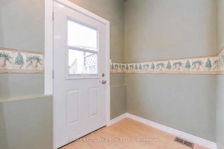 Photo 34 at 62 Atkins Circle, Northwood Park, Brampton