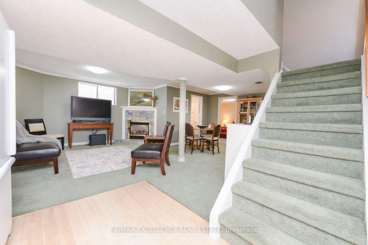 Photo 35 at 62 Atkins Circle, Northwood Park, Brampton