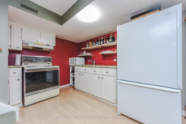 Photo 37 at 62 Atkins Circle, Northwood Park, Brampton