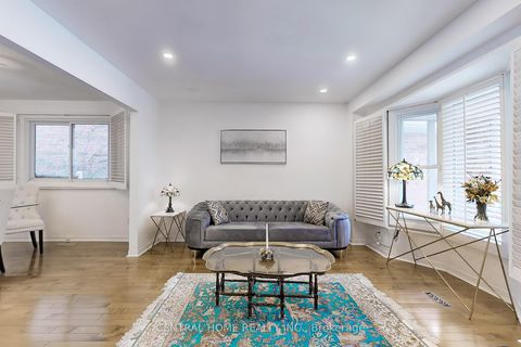 Photo 5 at 23 Heatherton Way, Yorkhill, Vaughan