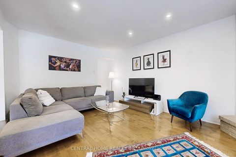 Photo 12 at 23 Heatherton Way, Yorkhill, Vaughan