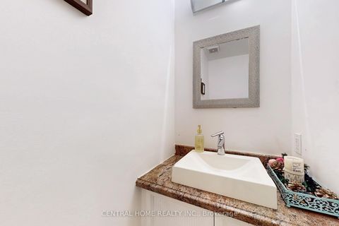 Photo 17 at 23 Heatherton Way, Yorkhill, Vaughan