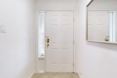 Photo 18 at 23 Heatherton Way, Yorkhill, Vaughan