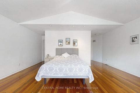 Photo 23 at 23 Heatherton Way, Yorkhill, Vaughan