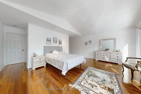 Photo 24 at 23 Heatherton Way, Yorkhill, Vaughan