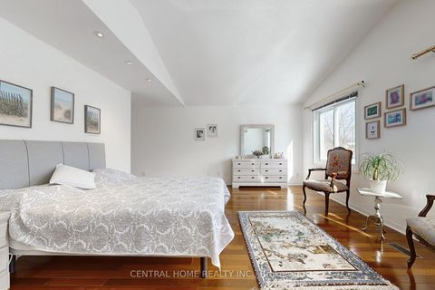 Photo 25 at 23 Heatherton Way, Yorkhill, Vaughan