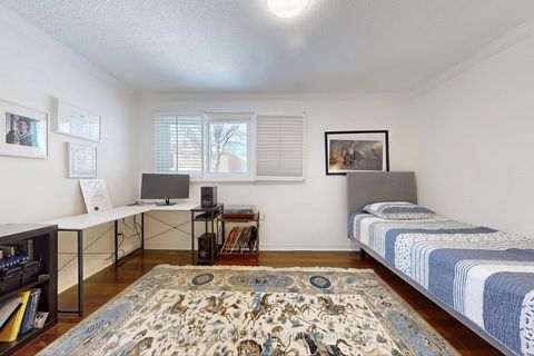 Photo 31 at 23 Heatherton Way, Yorkhill, Vaughan