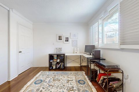 Photo 33 at 23 Heatherton Way, Yorkhill, Vaughan