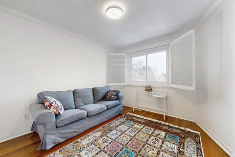 Photo 36 at 23 Heatherton Way, Yorkhill, Vaughan