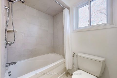 Photo 38 at 23 Heatherton Way, Yorkhill, Vaughan