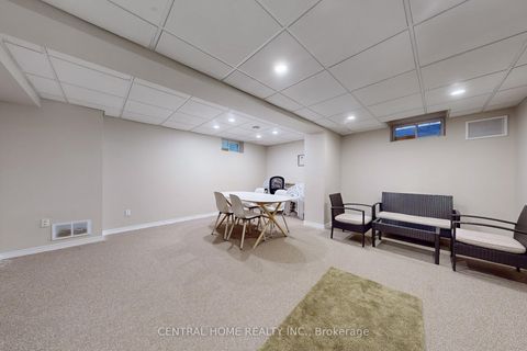 Photo 39 at 23 Heatherton Way, Yorkhill, Vaughan