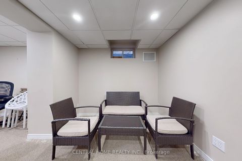 Photo 41 at 23 Heatherton Way, Yorkhill, Vaughan