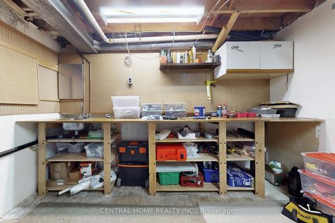 Photo 43 at 23 Heatherton Way, Yorkhill, Vaughan