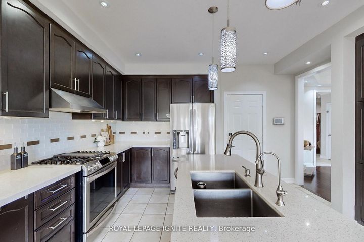 Photo 10 at 24 Arrowpoint Drive, Credit Valley, Brampton