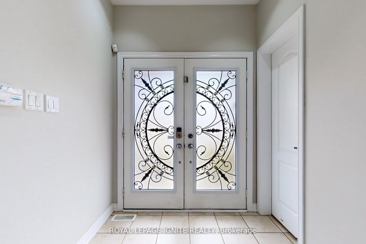 Photo 17 at 24 Arrowpoint Drive, Credit Valley, Brampton