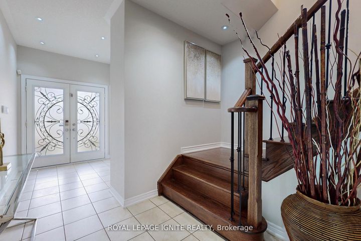 Photo 18 at 24 Arrowpoint Drive, Credit Valley, Brampton